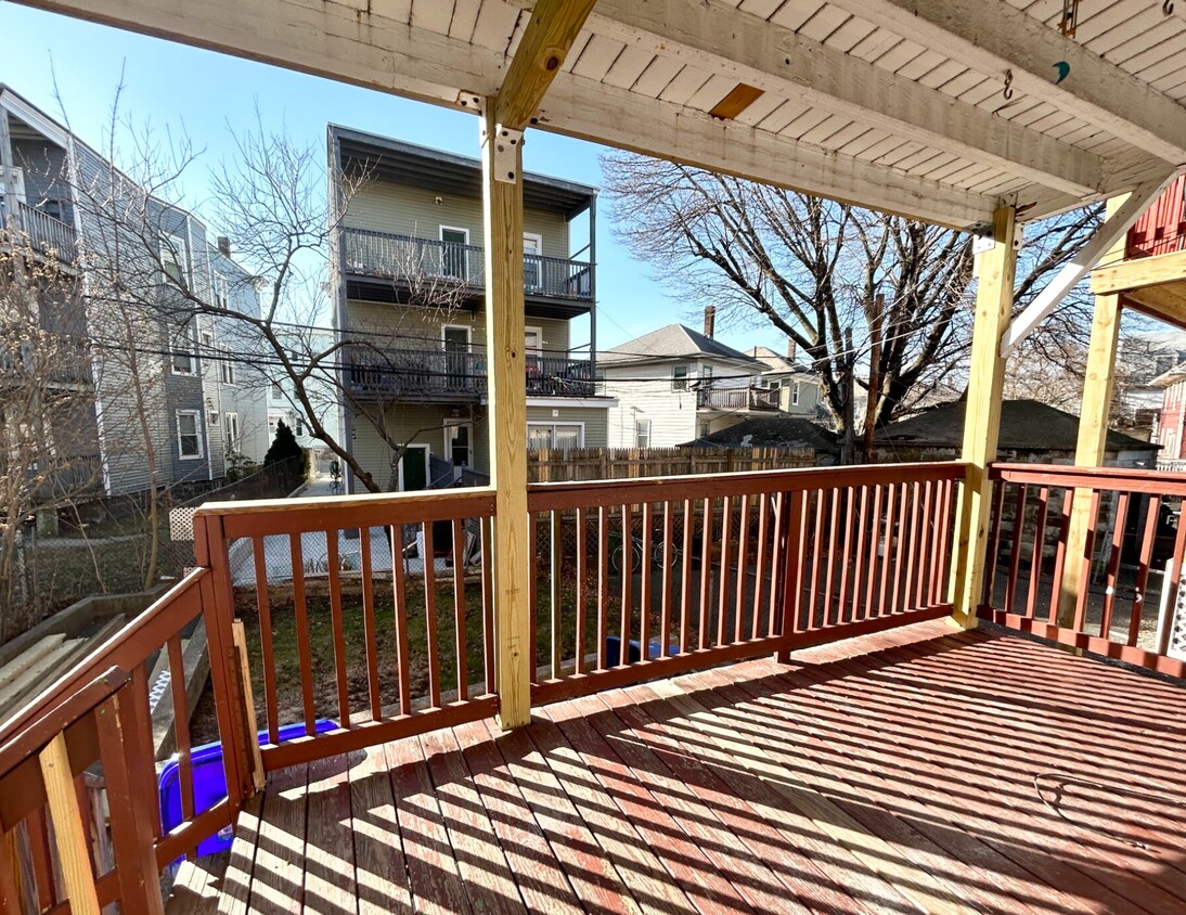 Foto principal - 155 E Cottage St