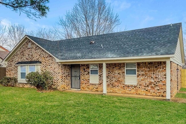Building Photo - 4290 Park Forest Dr