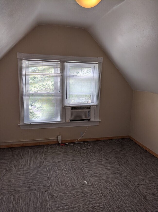Foto del edificio - Renovated South Oakland 6 bedroom House