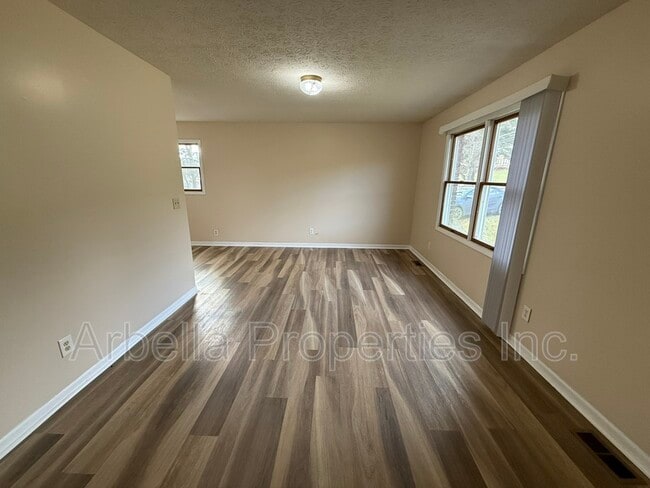 Foto del edificio - 941 Kendrick Creek Rd