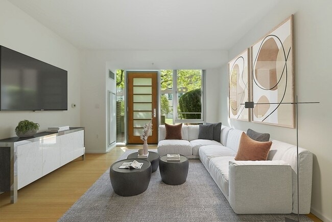 Building Photo - 2 Earhart St