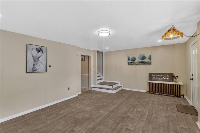 Foto del edificio - 1920 Middle St