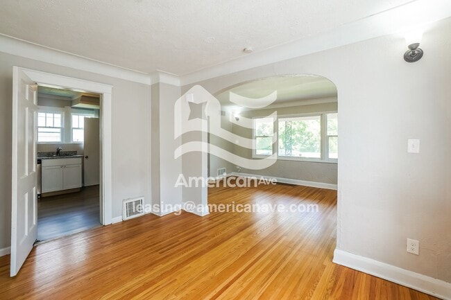 Building Photo - 1113 Elysian Ave