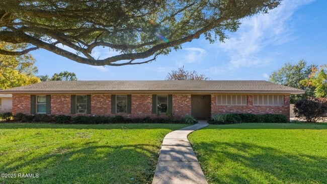 Building Photo - 101 Alonda Dr