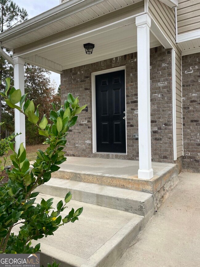 Building Photo - 120 Oakbrook Ln