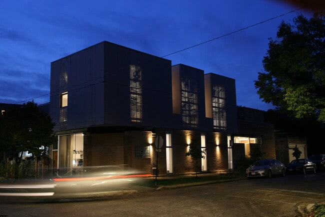 Building Photo - 3544 W Palmer St