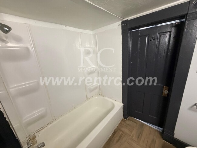 Building Photo - 314 Porter-