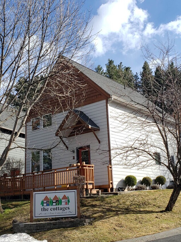 Primary Photo - 1415 Pine Cone Rd