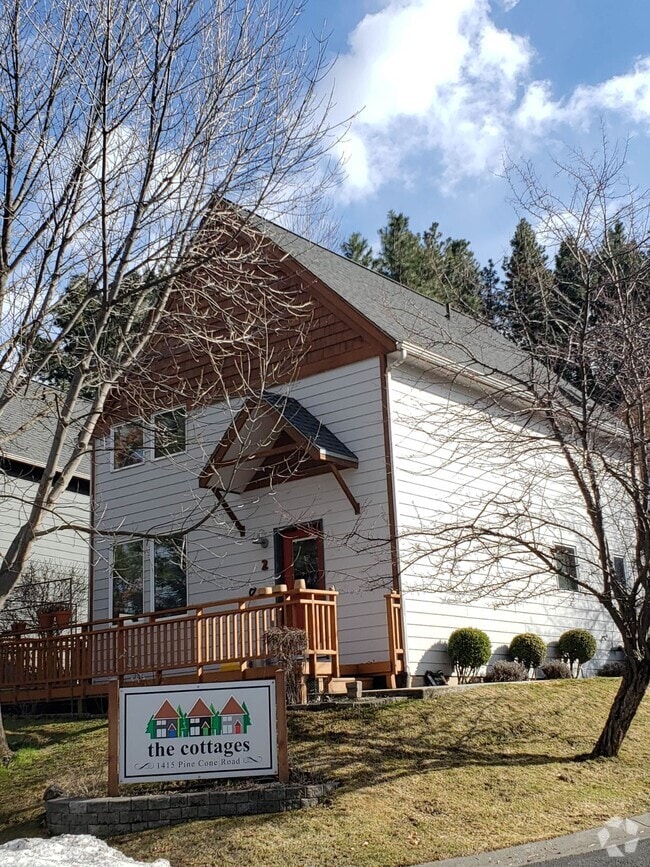 Building Photo - 1415 Pine Cone Rd