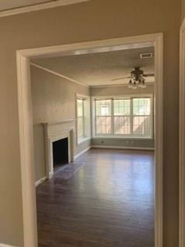 Building Photo - 2 Bedroom 1 Bath Home in Ridglea North