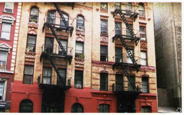 Foto del edificio - 324-326 E 12th St