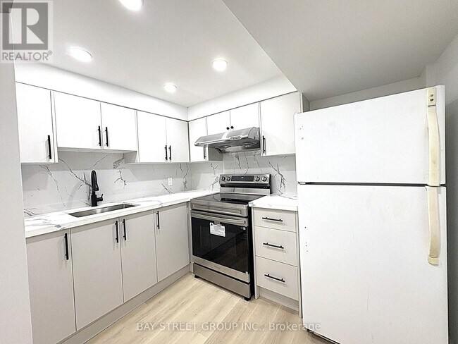 Building Photo - 9 Truro Crescent