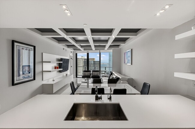Espacio abierto - 1300 S Miami Ave