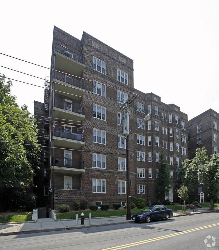 Primary Photo - Reservoir Apartments