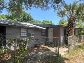 Building Photo - 1036 Hawthorn Dr