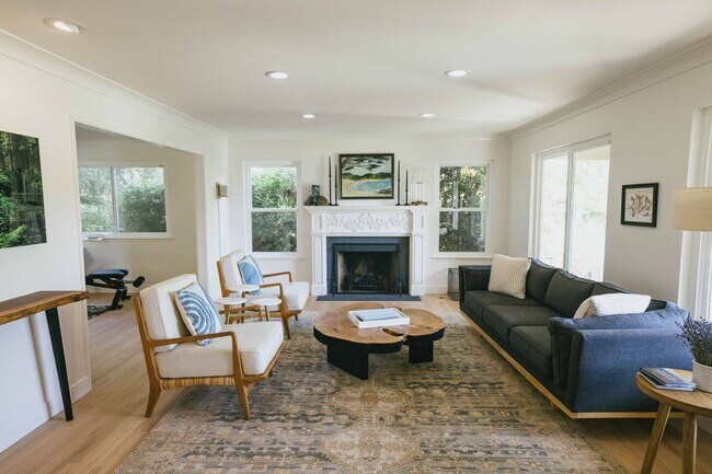 Foto del edificio - Fabulous spacious home, Great Highlands cul de sac, easy commute, exceptional Cupertino Schools!