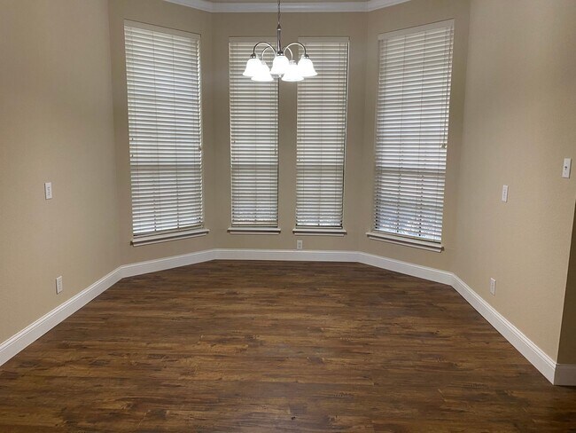 Foto del edificio - Welcome home to 117 Richardson!