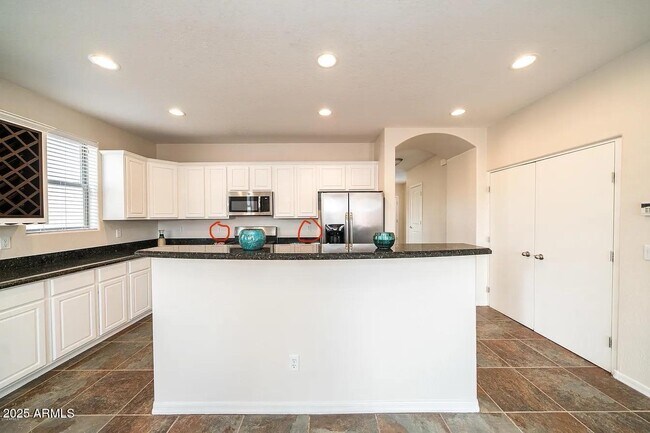 Foto del edificio - 1423 S Newberry Ln