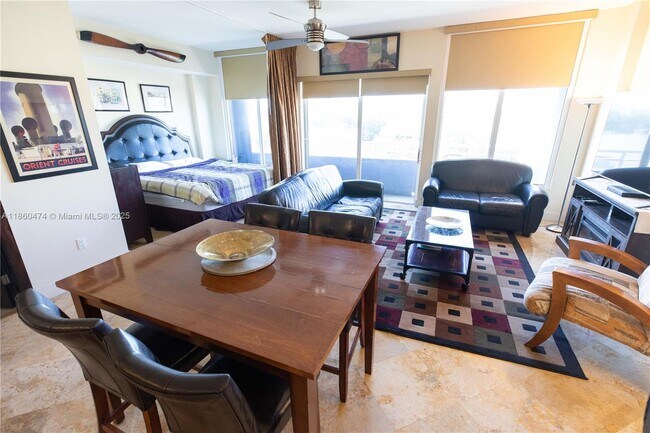 Foto del edificio - 3250 Grand Ave