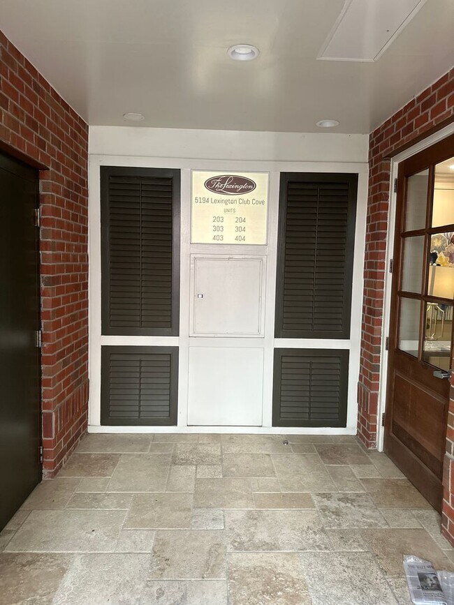Foto del edificio - Luxury East Memphis Condo in Gated Communi...