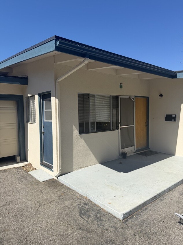 Foto del edificio - 1368 Breck St