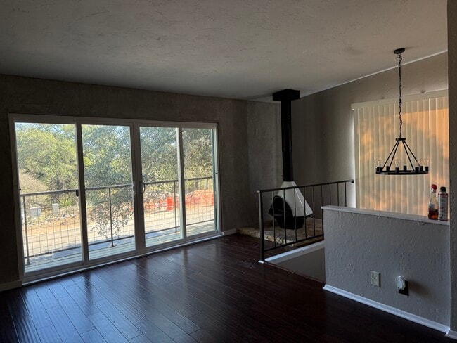 Building Photo - 1008 Clayton Nolen Dr