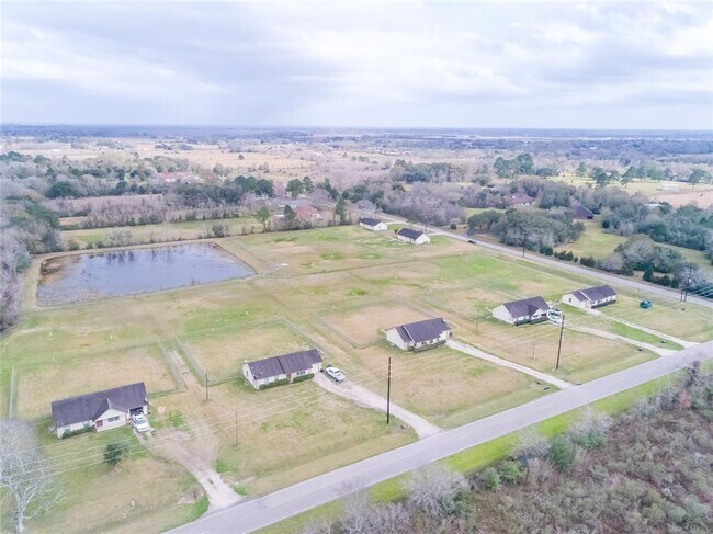 Building Photo - 8639 County Rd 48