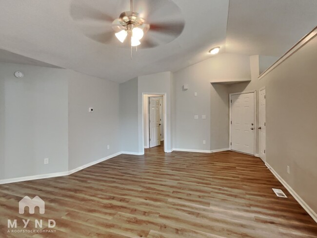 Building Photo - 2209 Maybrook Dr