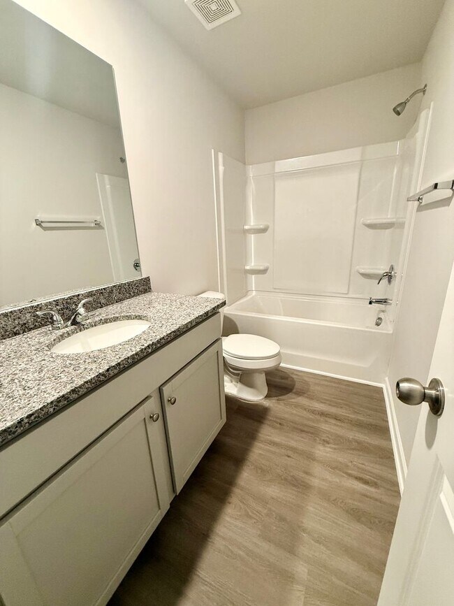 Foto del edificio - Luxury Townhome in Adairsville