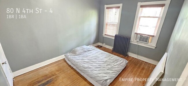 Foto del edificio - 3rd Floor: 1 Bedroom/ 1 Bathroom Apartment...