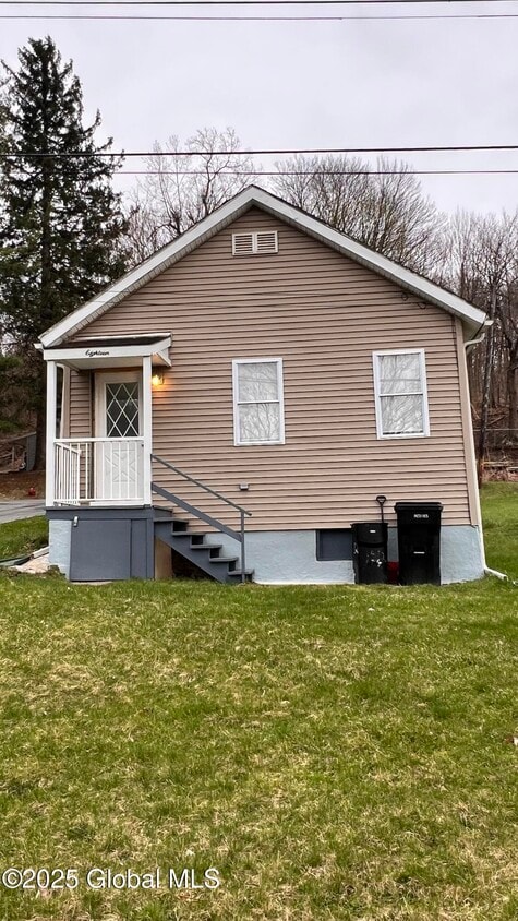Primary Photo - 18 St Vincent Ave