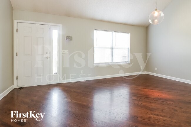 Foto del edificio - 1605 Cove Dr