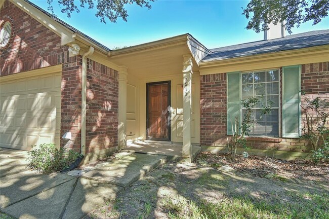 Foto del edificio - 3913 Beechwood Dr