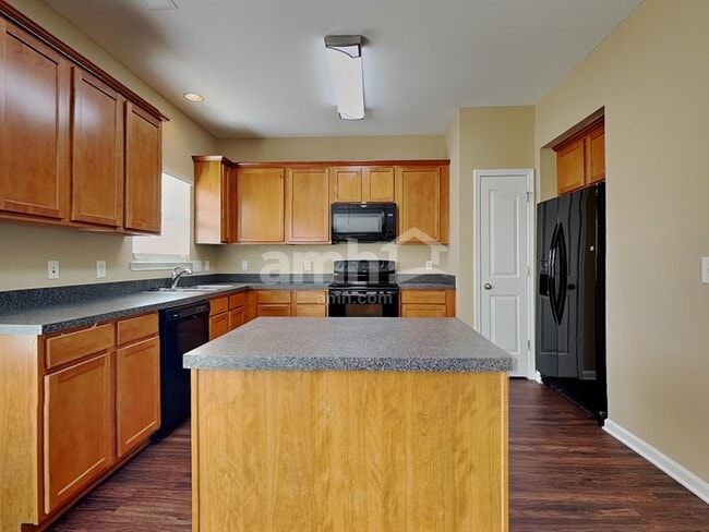 Building Photo - 2524 Ingleside Dr