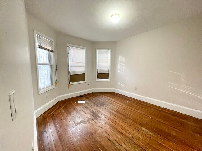 Foto del edificio - 733 Parker St