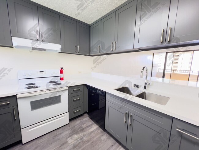 Foto del edificio - 2 bedroom, 2 bathroom 2 parking at Lakecrest