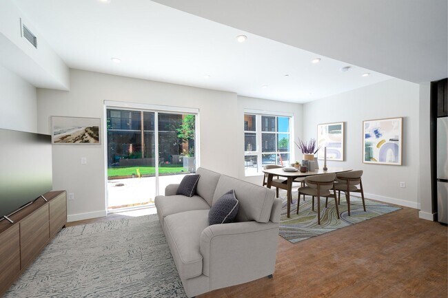 Foto del edificio - 1 Bed/ 1 Ba + Den + Top Floor Corner