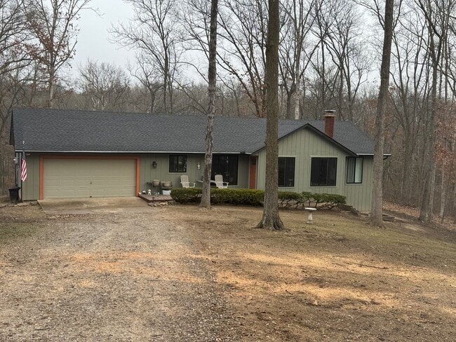 Building Photo - Secluded 3/2/2 Home West of Columbia!