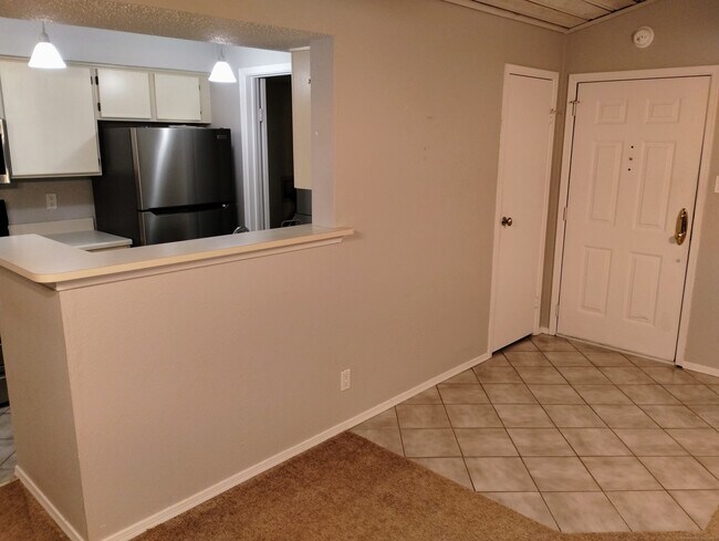 Building Photo - 79 Leafwood Ln