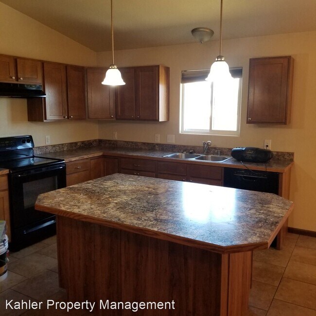 Foto del edificio - 3 br, 1 bath House - 3342 Kyle St