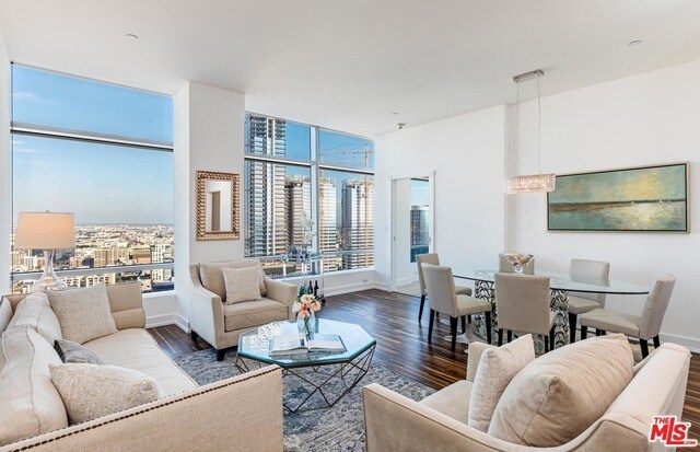 Building Photo - 900 W Olympic Blvd