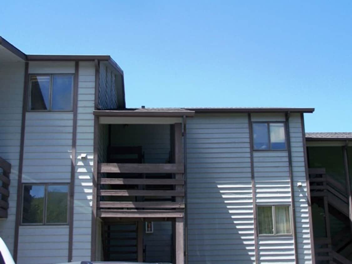 Primary Photo - Great location, nice condo, second Floor