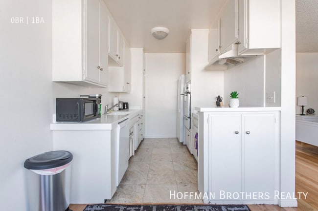 Building Photo - 725 Hayworth Ave