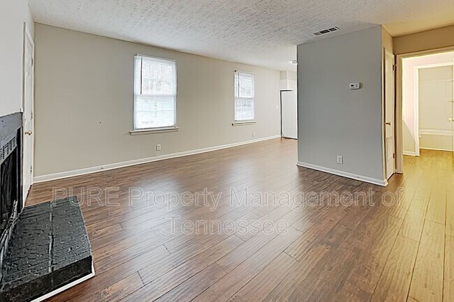 Foto del edificio - 1202 Currey Rd