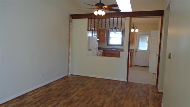 Building Photo - Cozy 2 Bedroom, 2 Bathroom Duplex - 101 Ga...