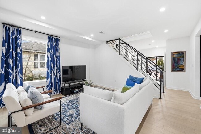 Foto del edificio - 2211 Franklin St NE