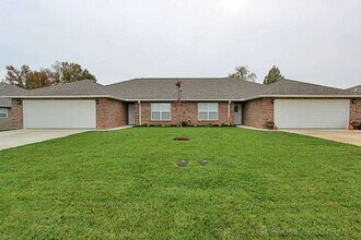 Building Photo - 2245-2247 Winesap Dr