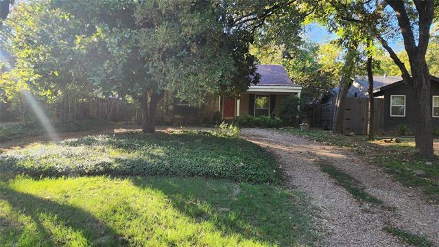 Building Photo - 9239 E Lake Highlands Dr