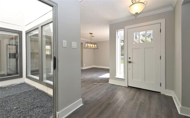 Foto del edificio - 15610 Stoney Fork Dr