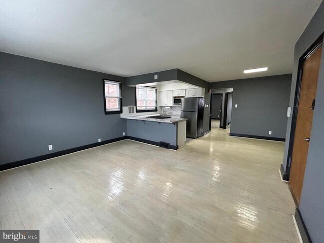 Foto del edificio - 8305-7 Michener Ave
